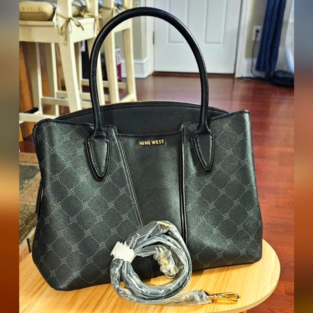 Nine West Lorraine Black Purse